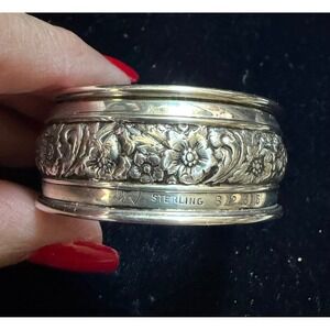 Antique Weidlich Sterling Silver Napkin Ring Floral Repose